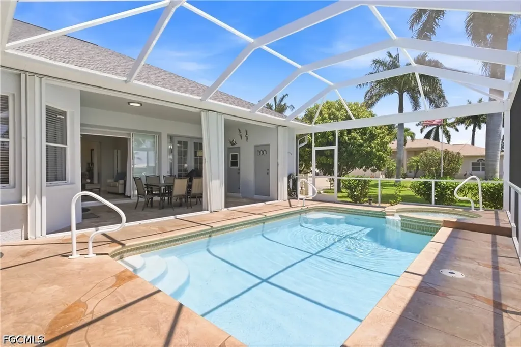 928 SE 33rd Street Cape Coral FL 33904