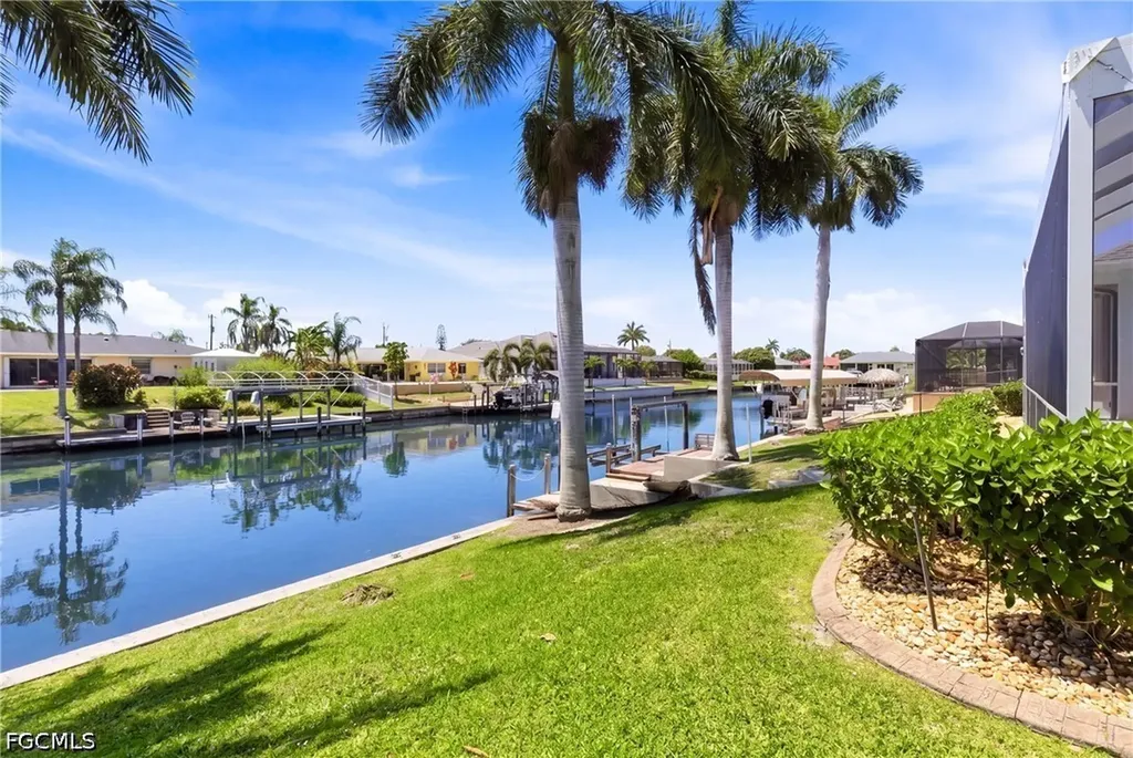 928 SE 33rd Street Cape Coral FL 33904
