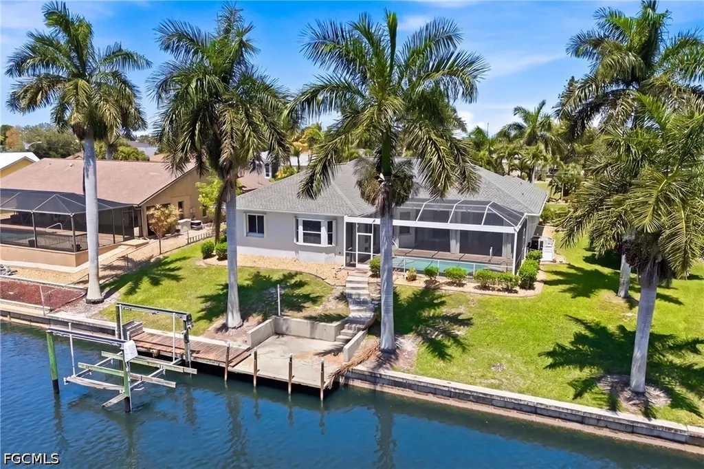 928 SE 33rd Street Cape Coral FL 33904
