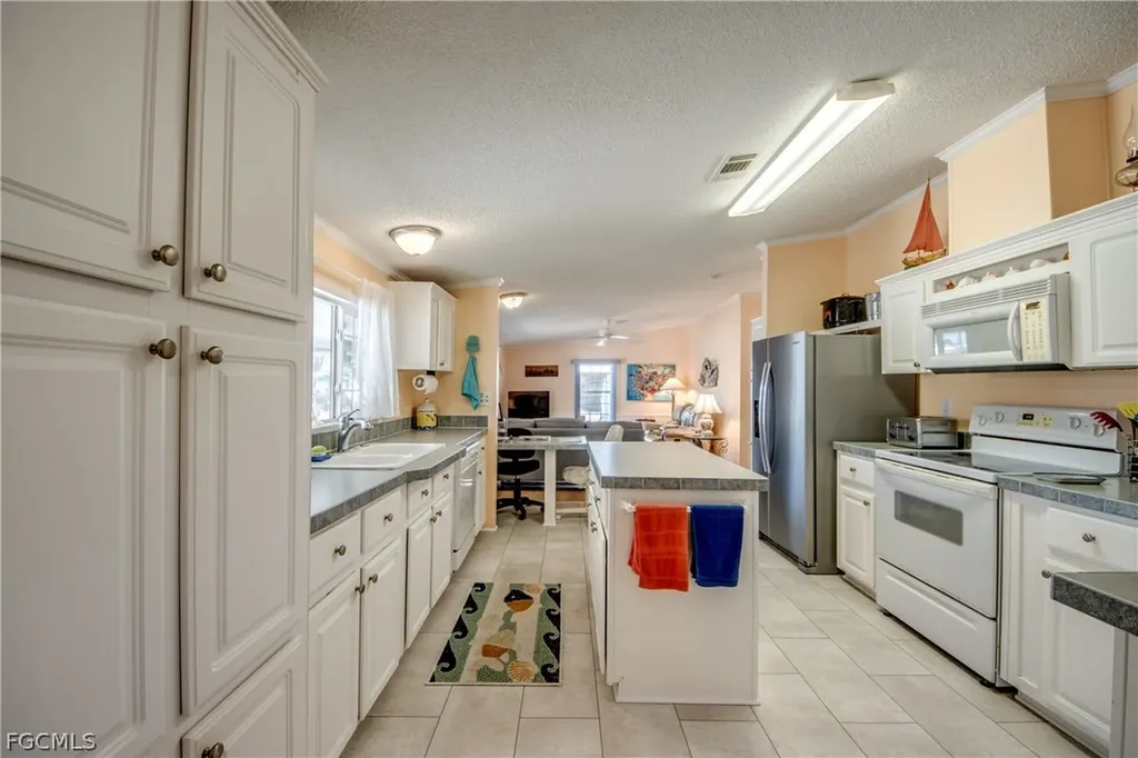 4892 Gulfgate Lane St. James City FL 33956