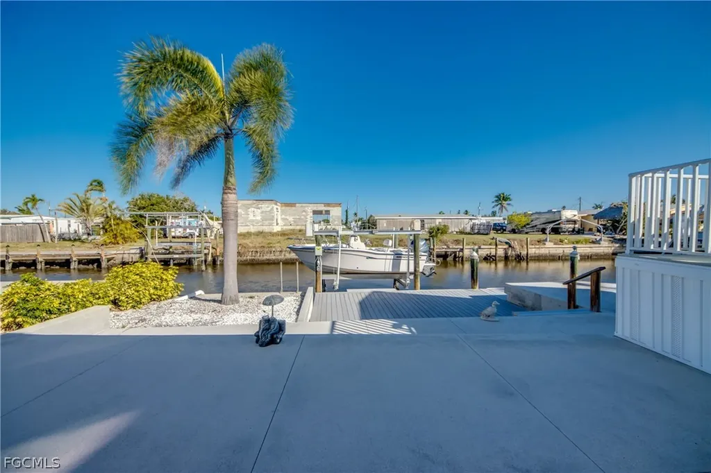 4892 Gulfgate Lane St. James City FL 33956