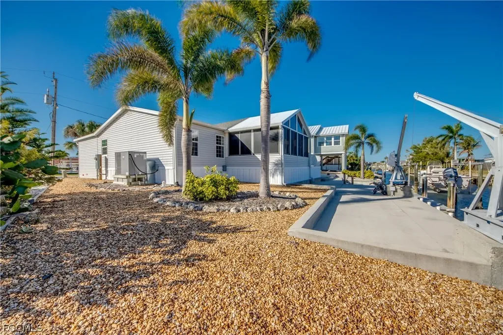 4892 Gulfgate Lane St. James City FL 33956