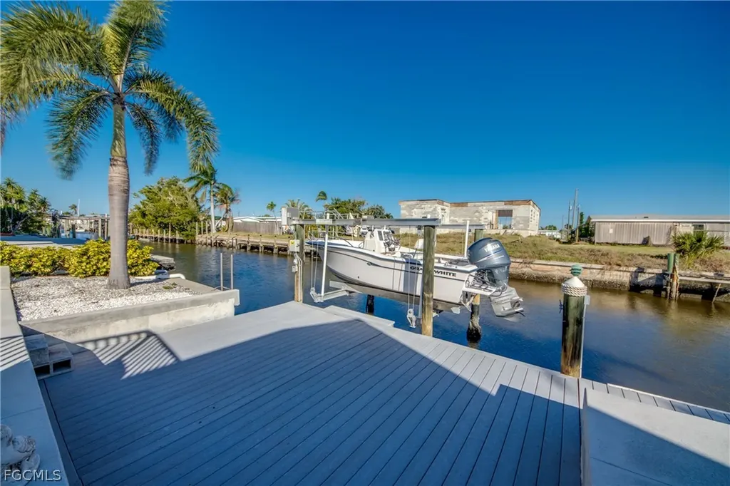 4892 Gulfgate Lane St. James City FL 33956