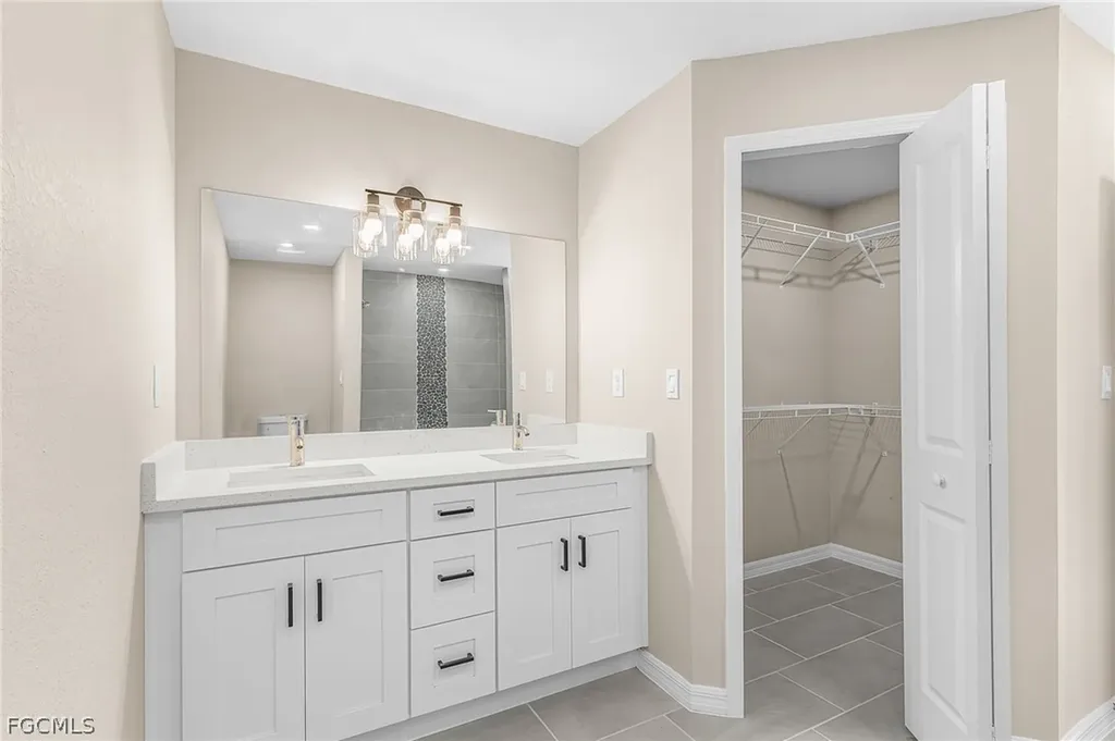 1704 NE 33rd Lane Cape Coral FL 33909