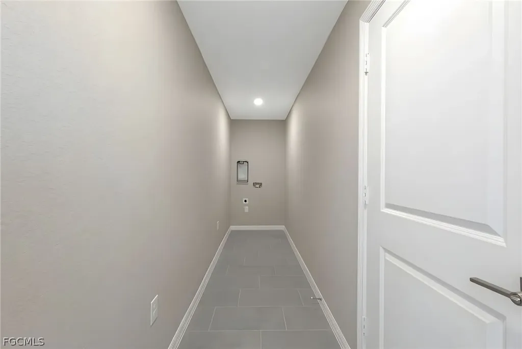 1704 NE 33rd Lane Cape Coral FL 33909
