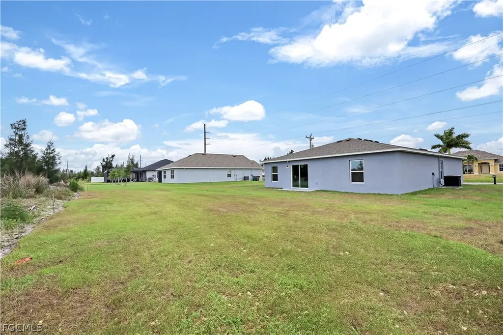 2210 SW 4th Street Cape Coral FL 33991