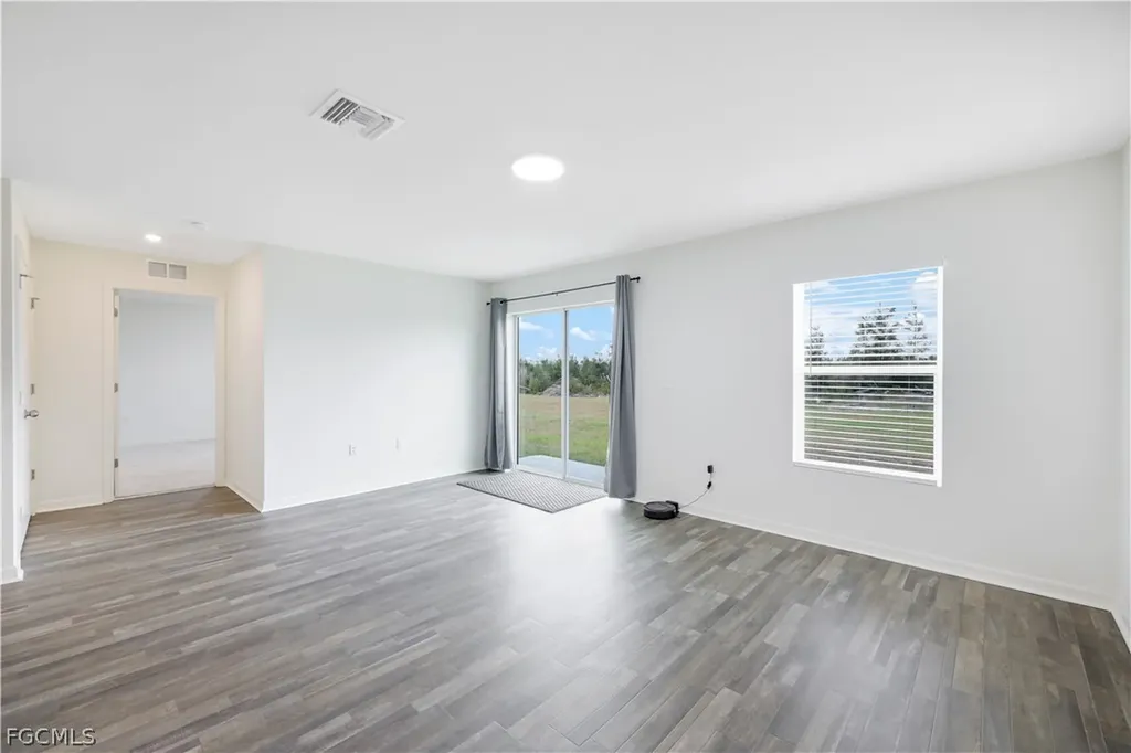 2210 SW 4th Street Cape Coral FL 33991