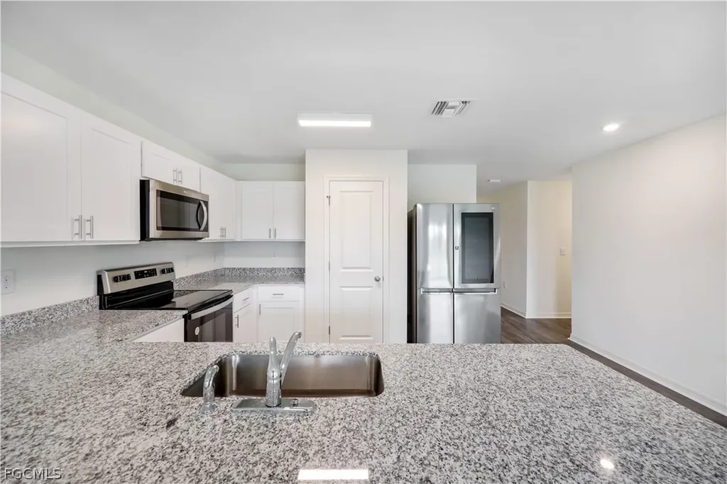 2210 SW 4th Street Cape Coral FL 33991