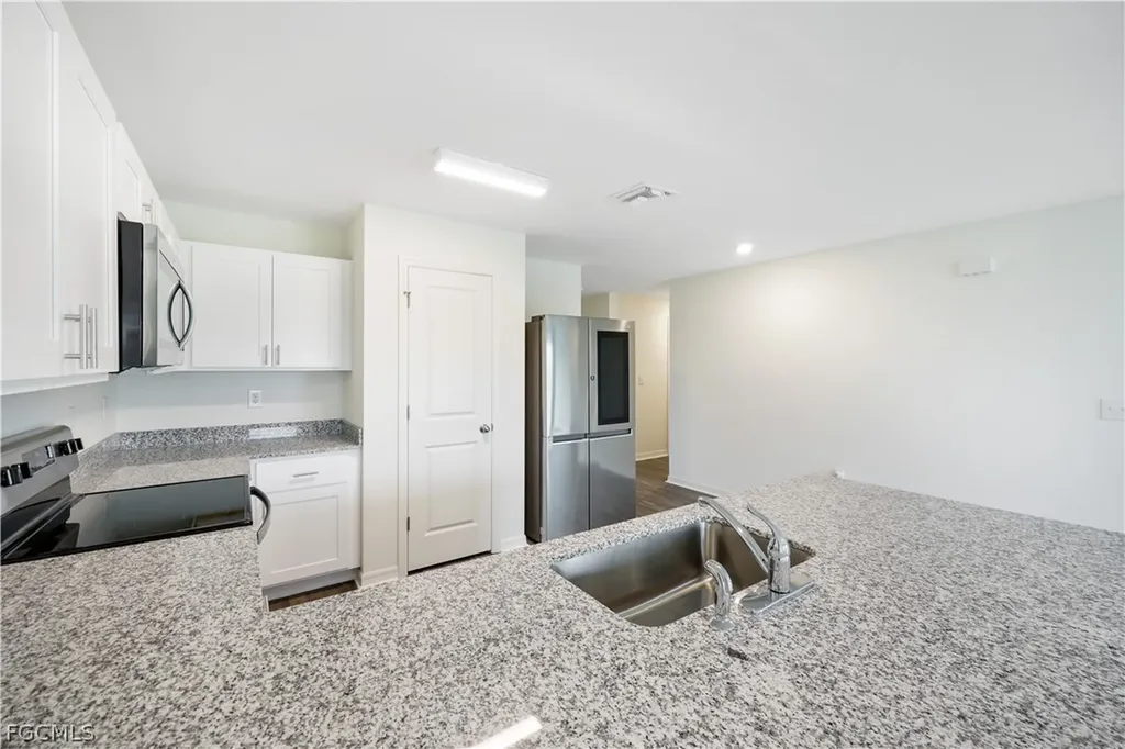 2210 SW 4th Street Cape Coral FL 33991