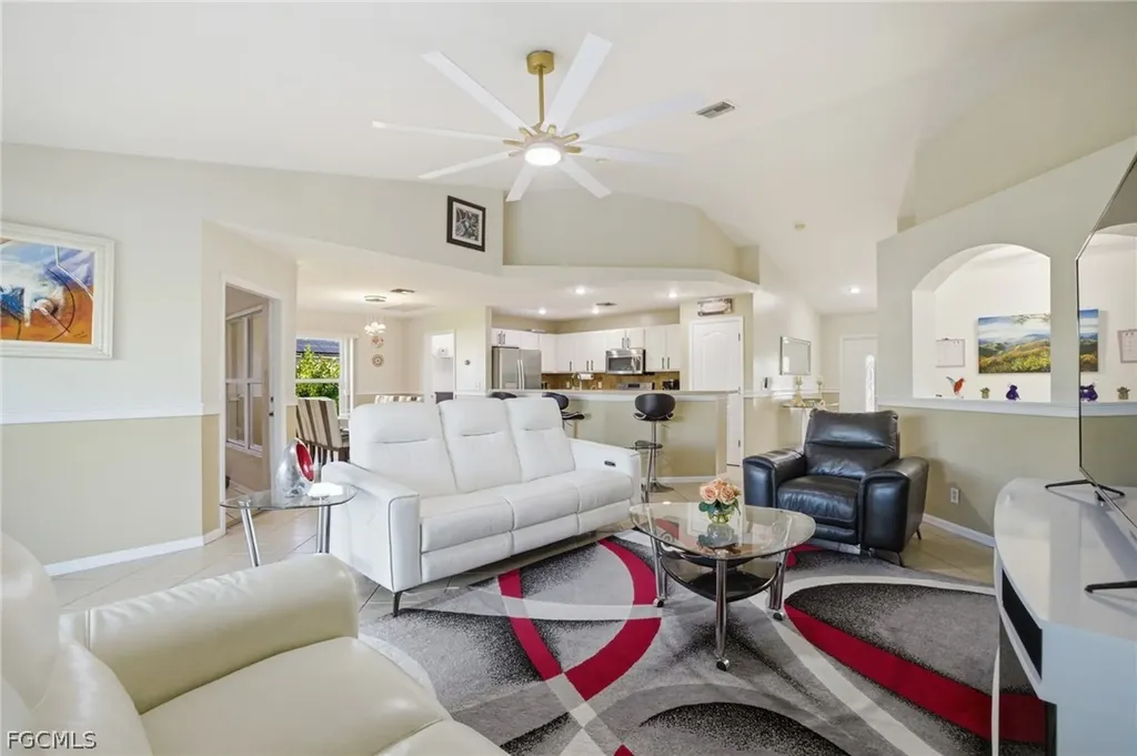 1112 SW 9th Court Cape Coral FL 33991