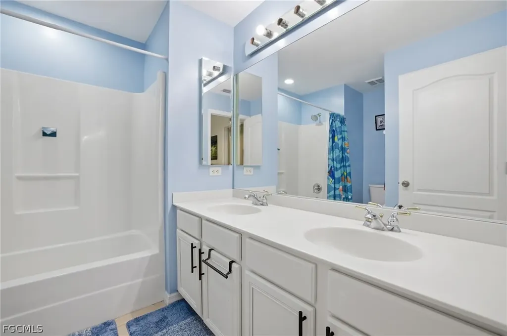 1112 SW 9th Court Cape Coral FL 33991