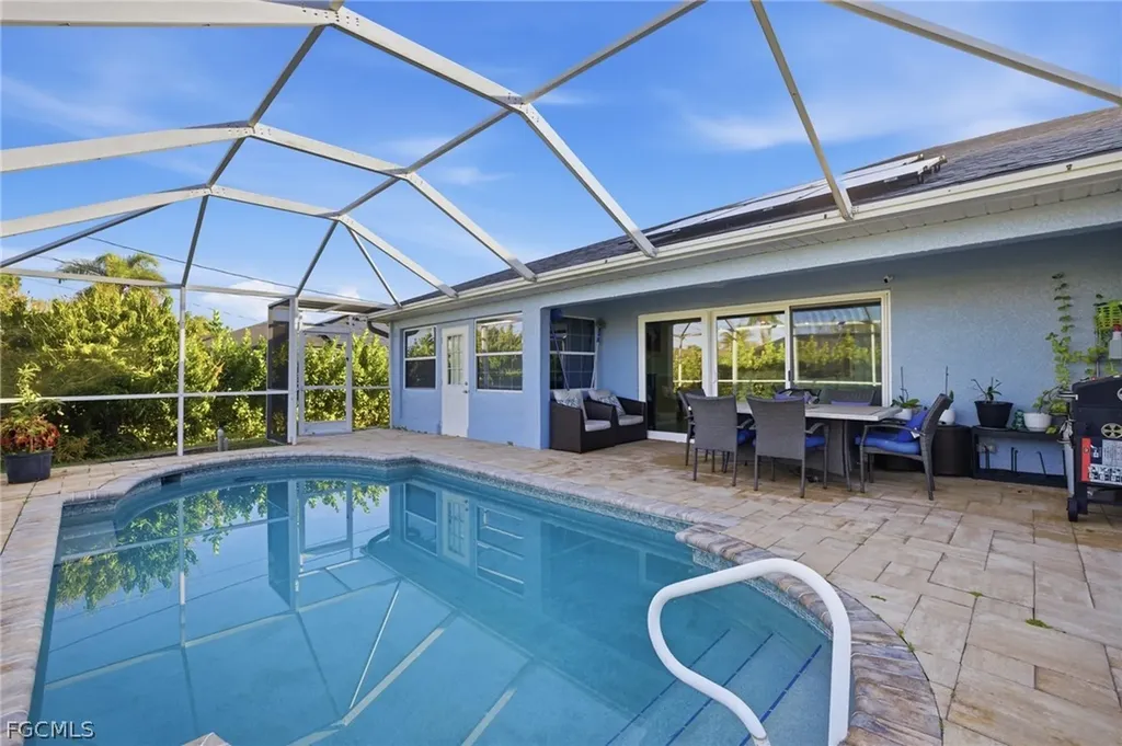 1112 SW 9th Court Cape Coral FL 33991