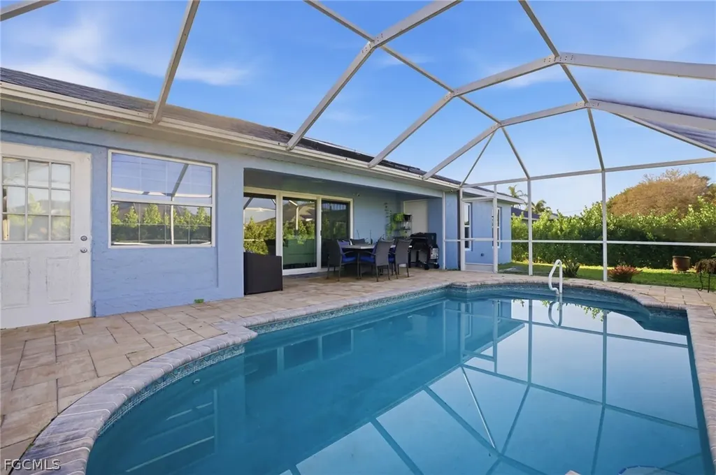 1112 SW 9th Court Cape Coral FL 33991