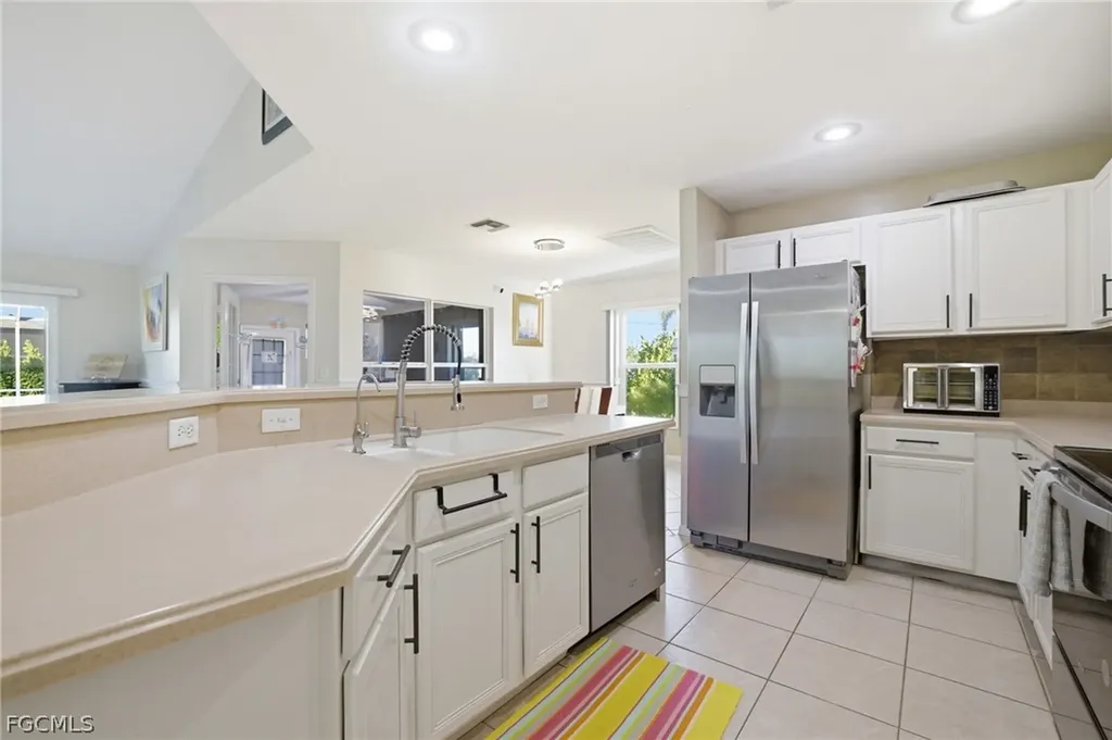 1112 SW 9th Court Cape Coral FL 33991