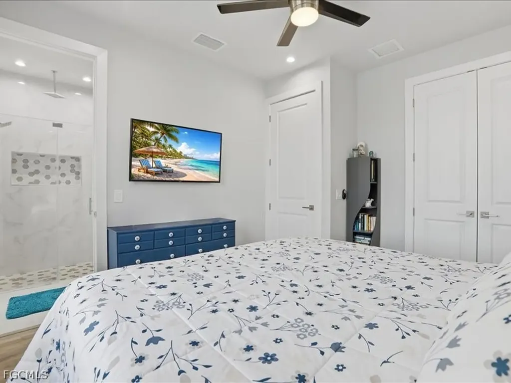 405 SE 2nd Street Cape Coral FL 33990