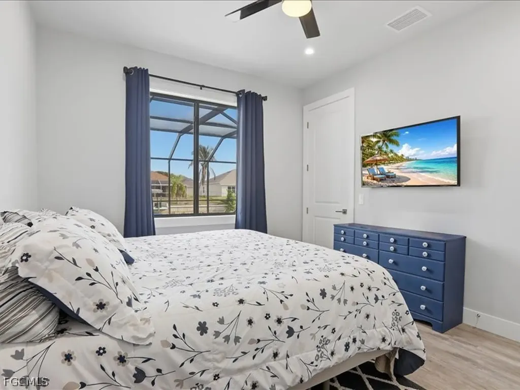 405 SE 2nd Street Cape Coral FL 33990