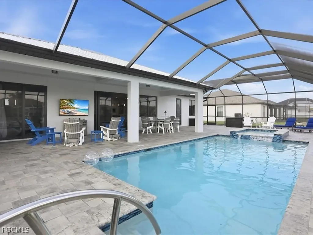 405 SE 2nd Street Cape Coral FL 33990