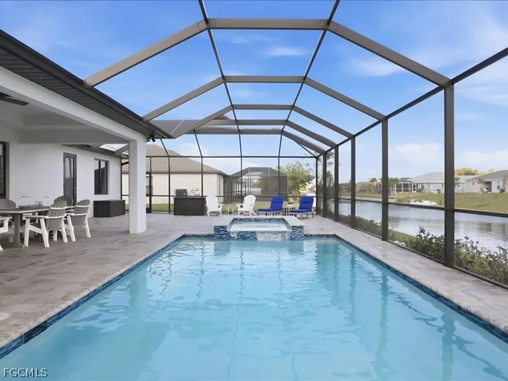 405 SE 2nd Street Cape Coral FL 33990