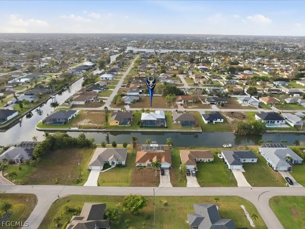 405 SE 2nd Street Cape Coral FL 33990