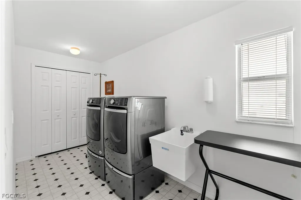 1128 SW 41st Terrace Cape Coral FL 33914