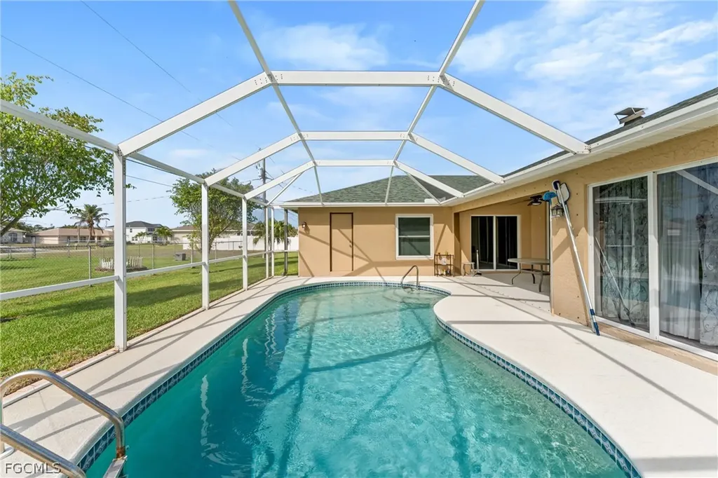 1128 SW 41st Terrace Cape Coral FL 33914