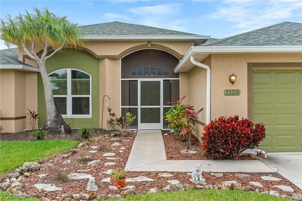 1128 SW 41st Terrace Cape Coral FL 33914