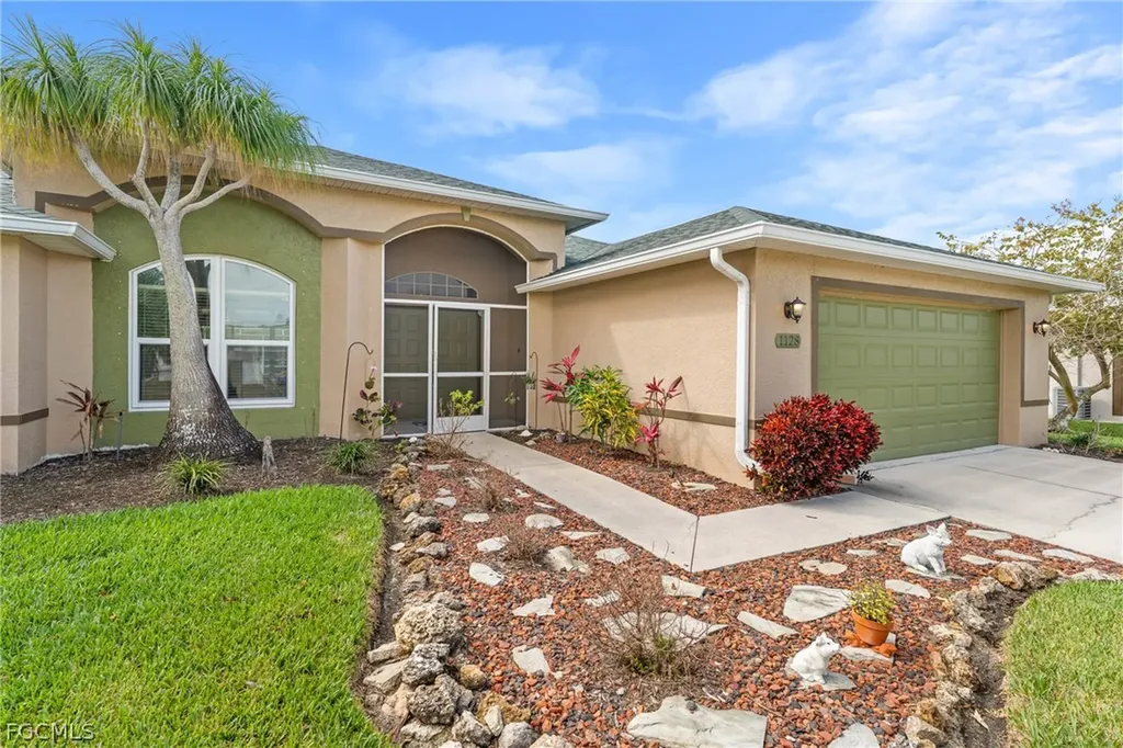 1128 SW 41st Terrace Cape Coral FL 33914