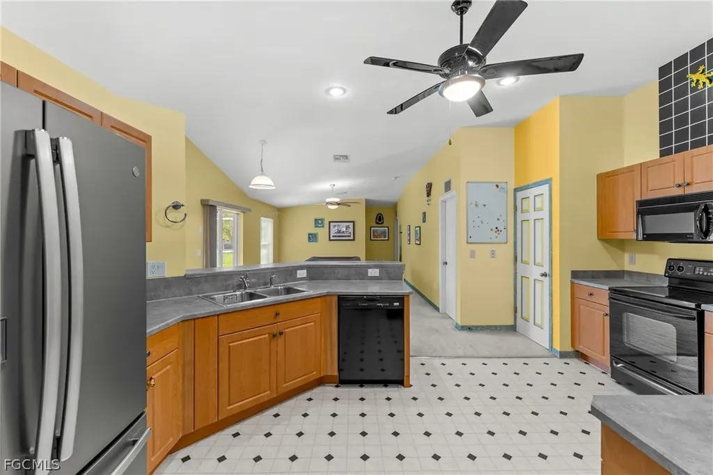 1128 SW 41st Terrace Cape Coral FL 33914