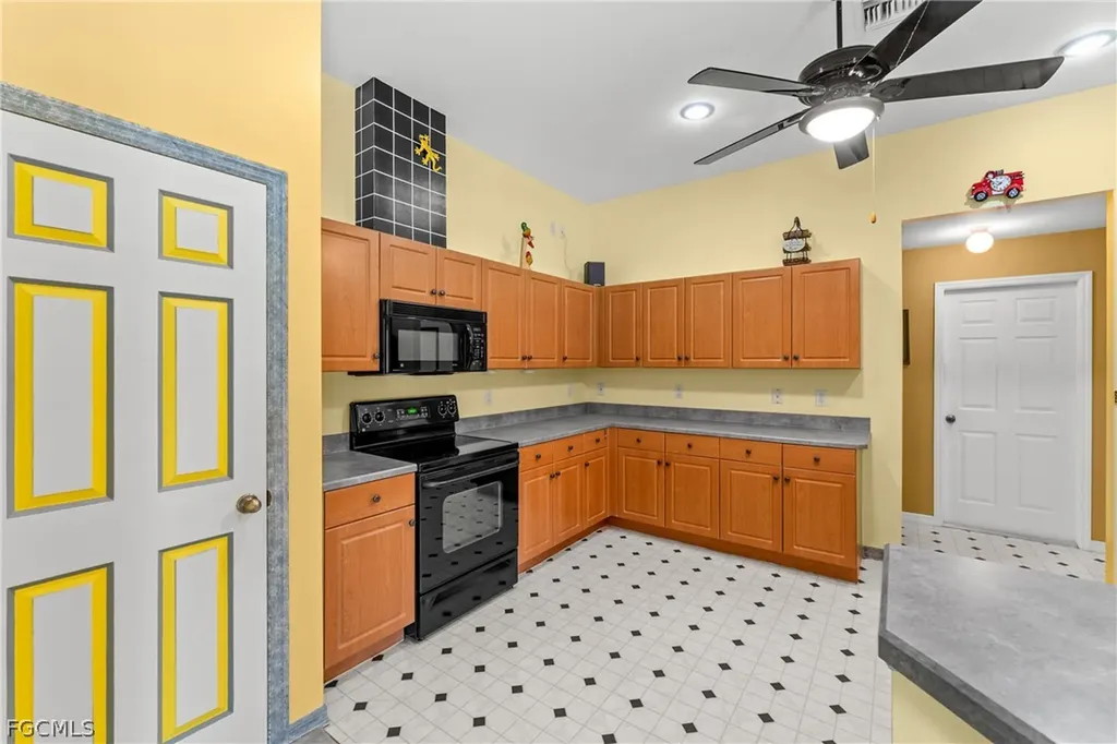 1128 SW 41st Terrace Cape Coral FL 33914