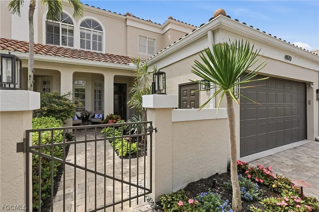 4870 W Boulevard Court Naples FL 34103
