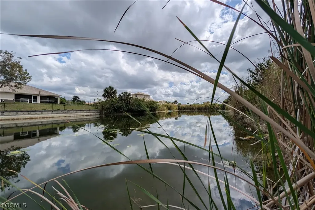 2605 NE 20th Place Cape Coral FL 33909
