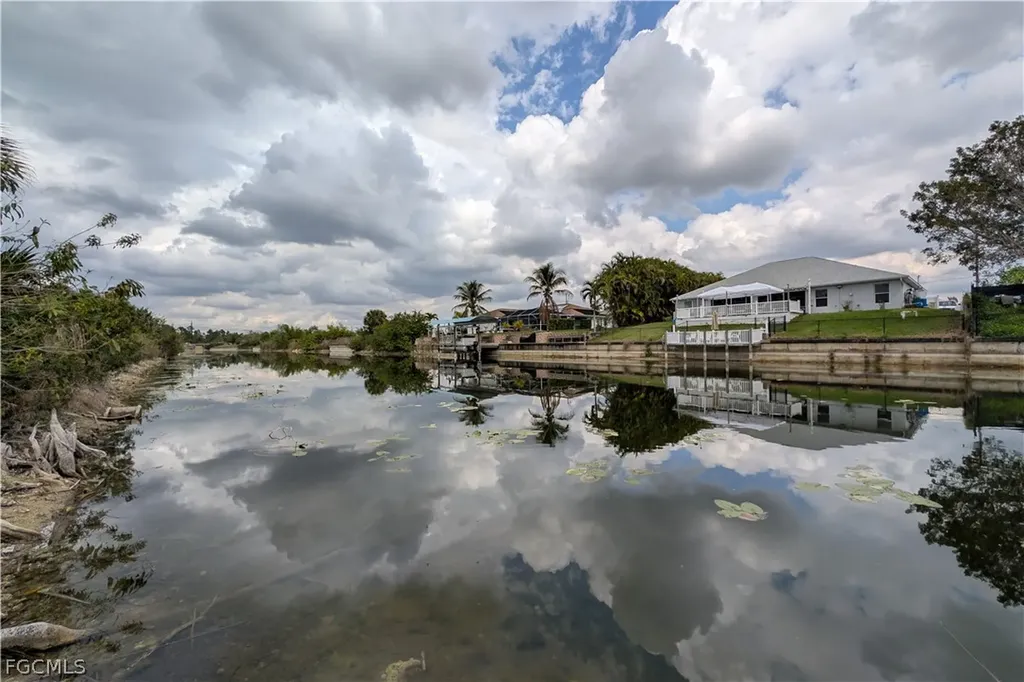 2605 NE 20th Place Cape Coral FL 33909