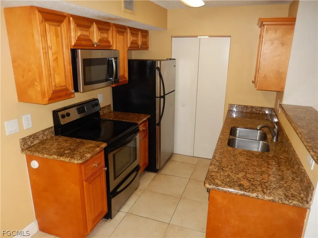 12560 Equestrian Circle Fort Myers FL 33907