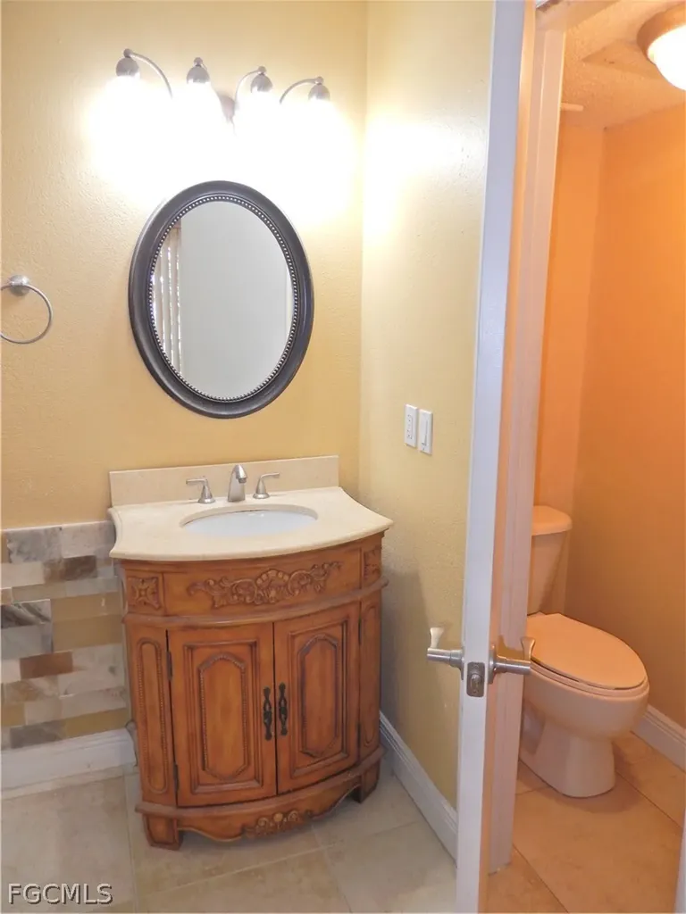 12560 Equestrian Circle Fort Myers FL 33907