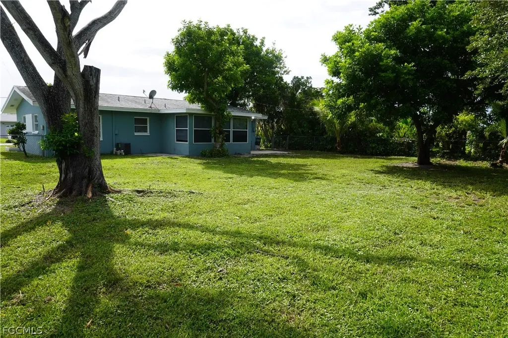 5211 Tower Drive Cape Coral FL 33904