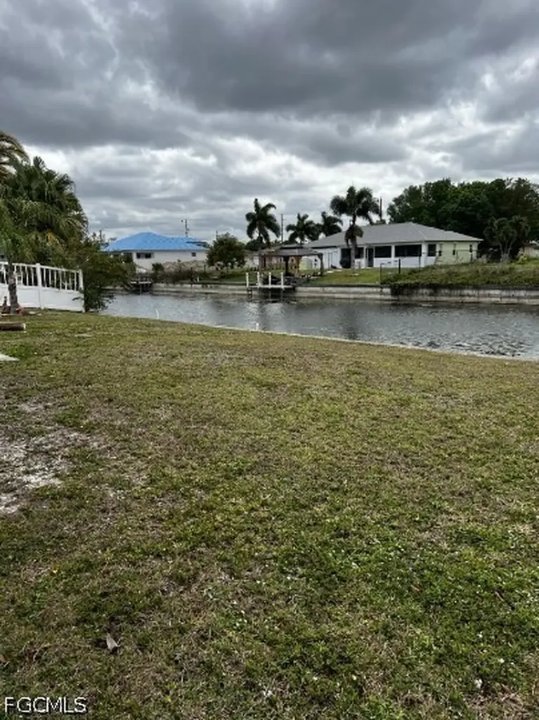 2308 NE 6th Street Cape Coral FL 33909