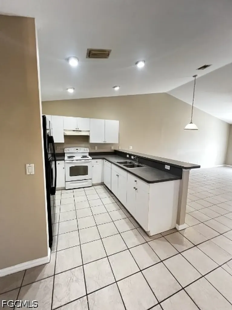 2308 NE 6th Street Cape Coral FL 33909