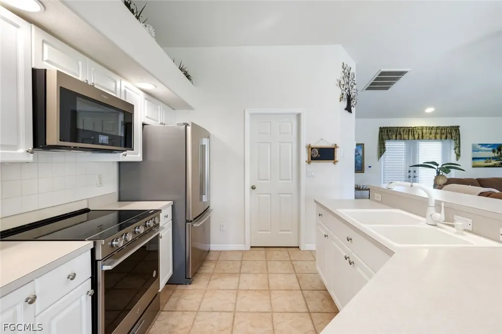 3510 SE 5th Place Cape Coral FL 33904