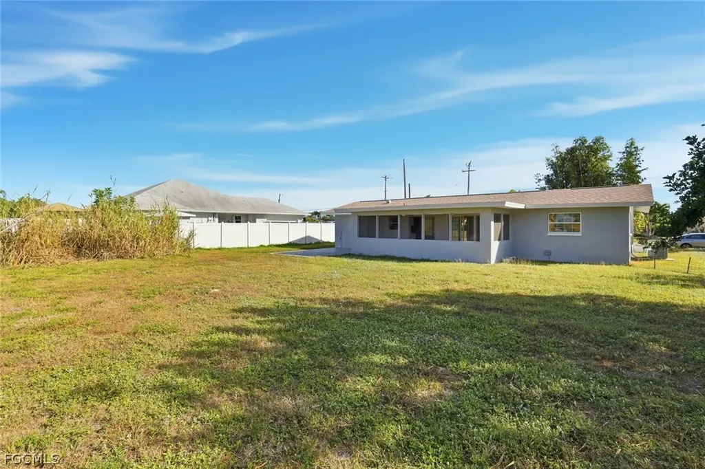 3420 SE 4th Place Cape Coral FL 33904