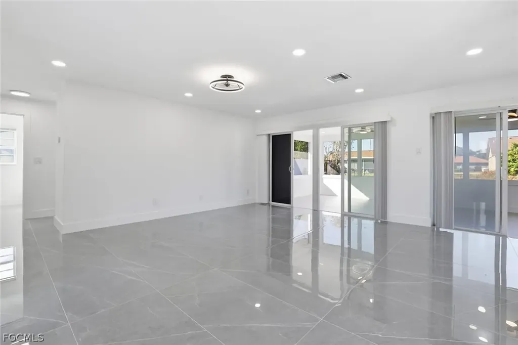 3420 SE 4th Place Cape Coral FL 33904