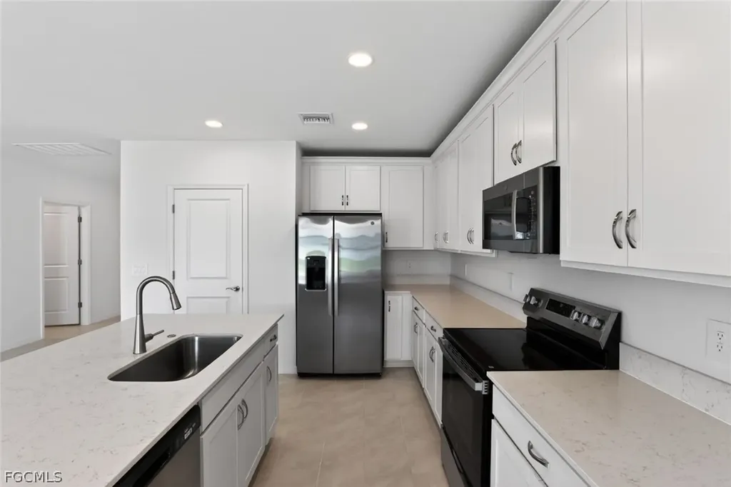 254 Lakeside Breeze Way Lehigh Acres FL 33936