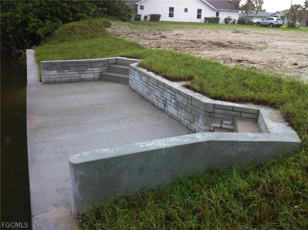1304 NE 14th Avenue Cape Coral FL 33909