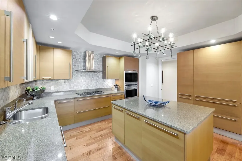 13675 Vanderbilt Drive Naples FL 34110