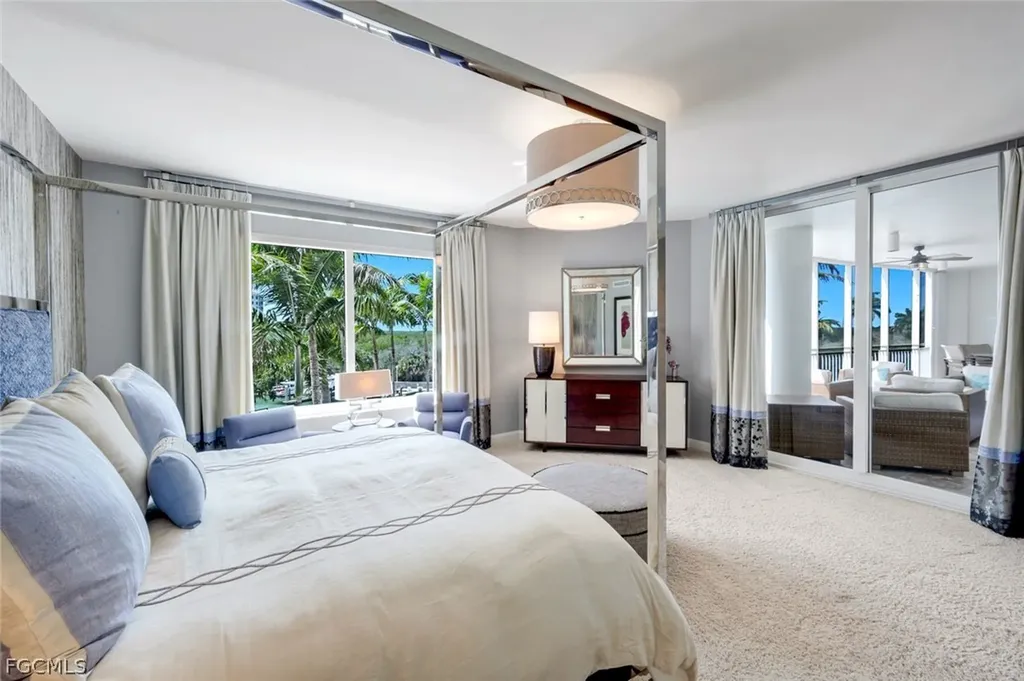 13675 Vanderbilt Drive Naples FL 34110