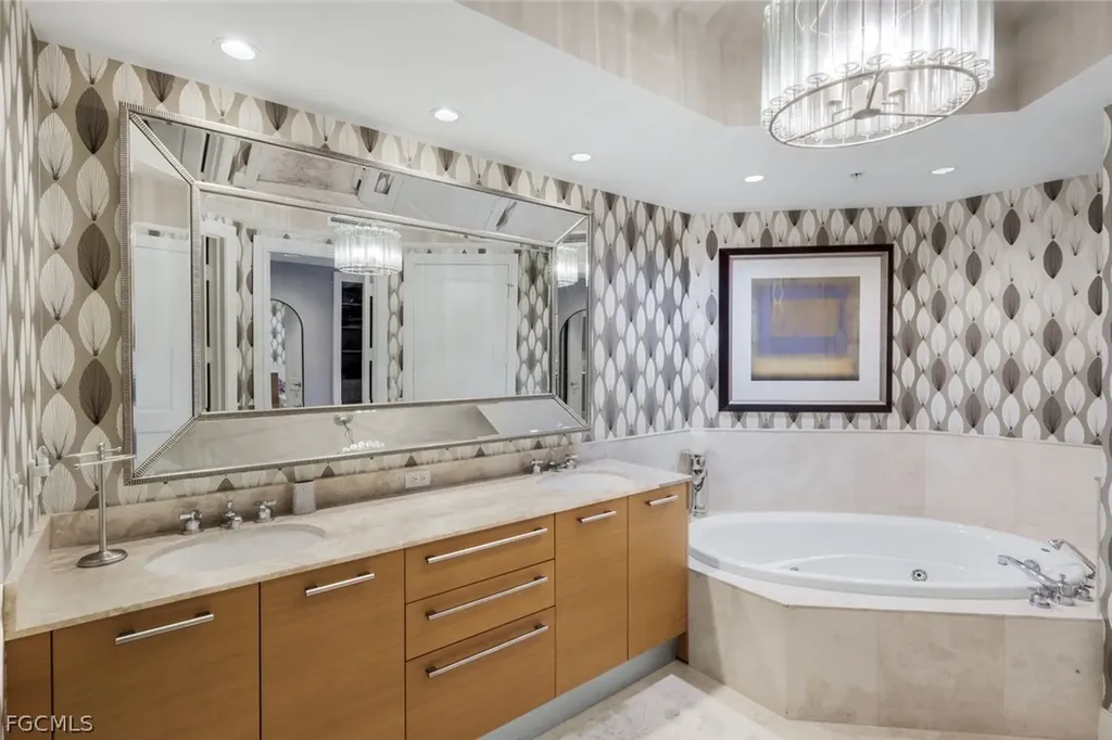 13675 Vanderbilt Drive Naples FL 34110
