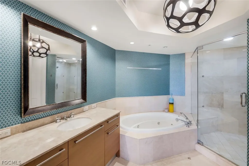 13675 Vanderbilt Drive Naples FL 34110
