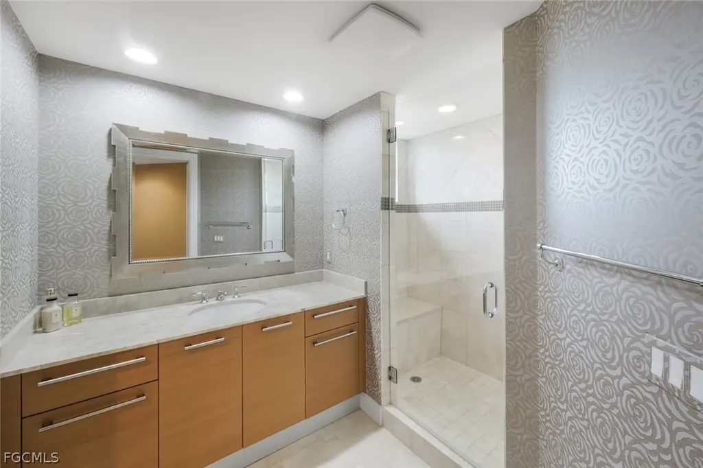 13675 Vanderbilt Drive Naples FL 34110