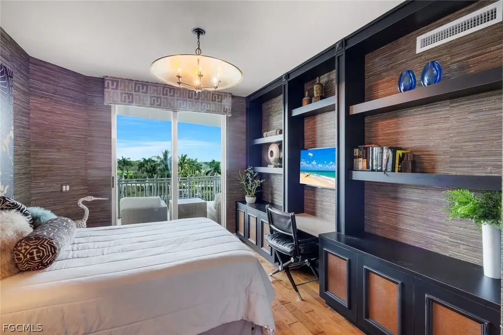 13675 Vanderbilt Drive Naples FL 34110