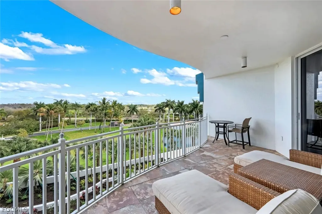 13675 Vanderbilt Drive Naples FL 34110