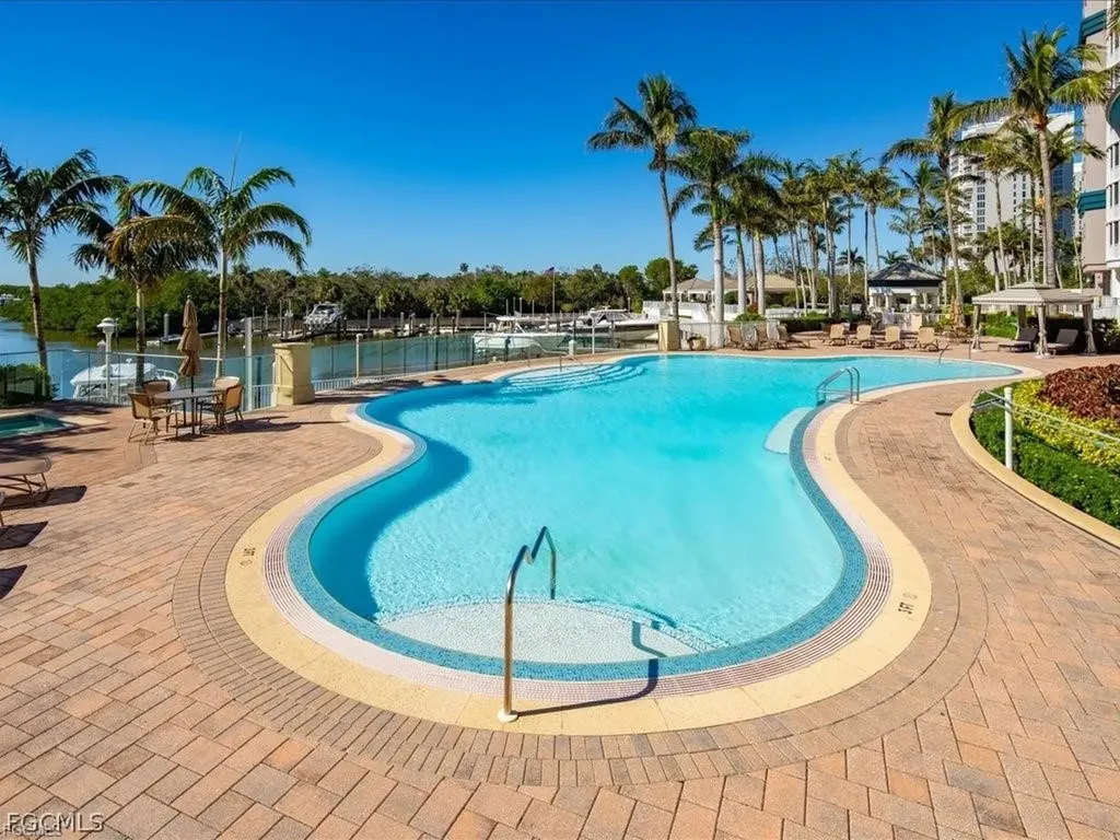 13675 Vanderbilt Drive Naples FL 34110
